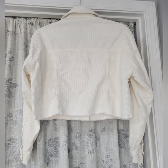 Forever 21 Crop Jacket - Picture 2 of 4